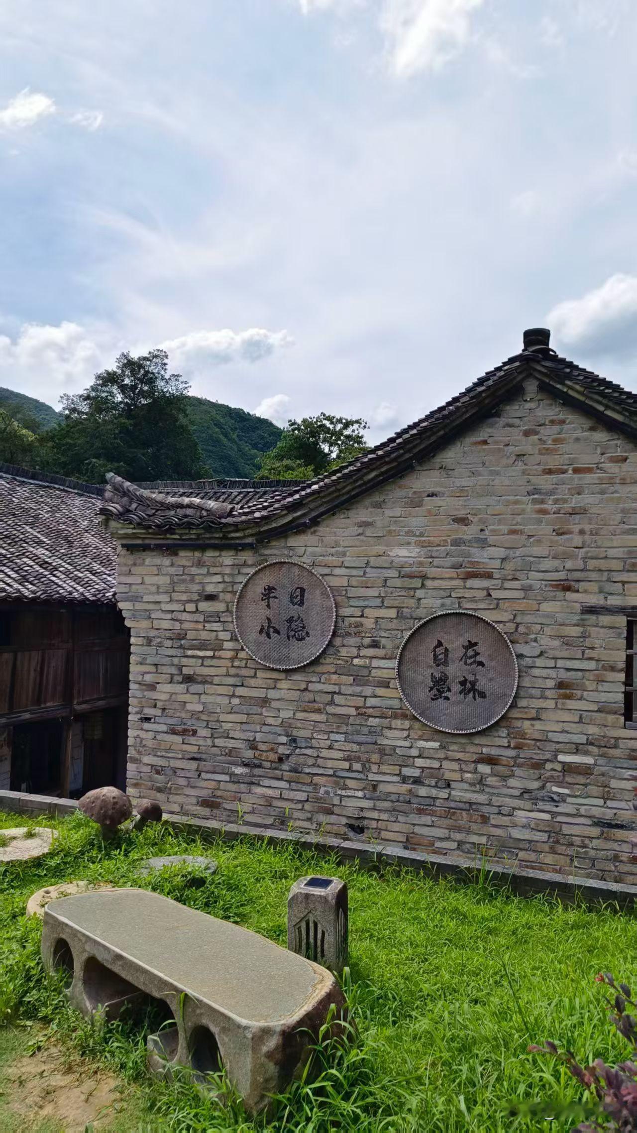 20260728
今天上午行情不好，指数跌的多，实际2521家下跌

上证指数跌