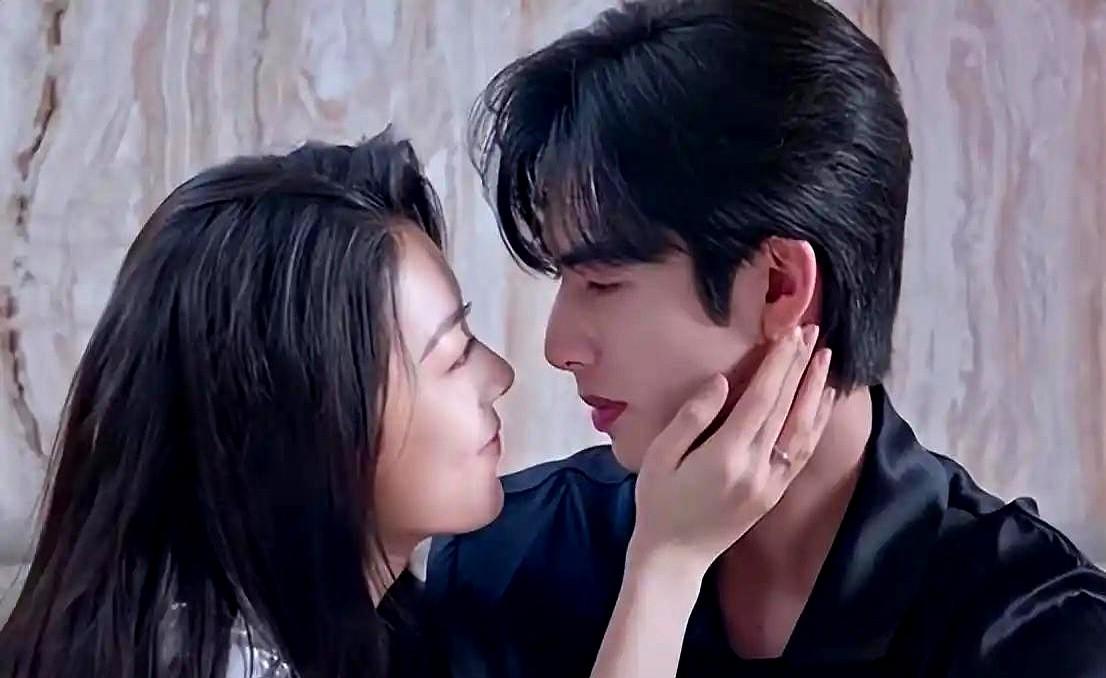 影视公司有个秘密，今天我告诉你。

《骄阳似我》原著里，叶蓉被强制流产，钱芳萍重