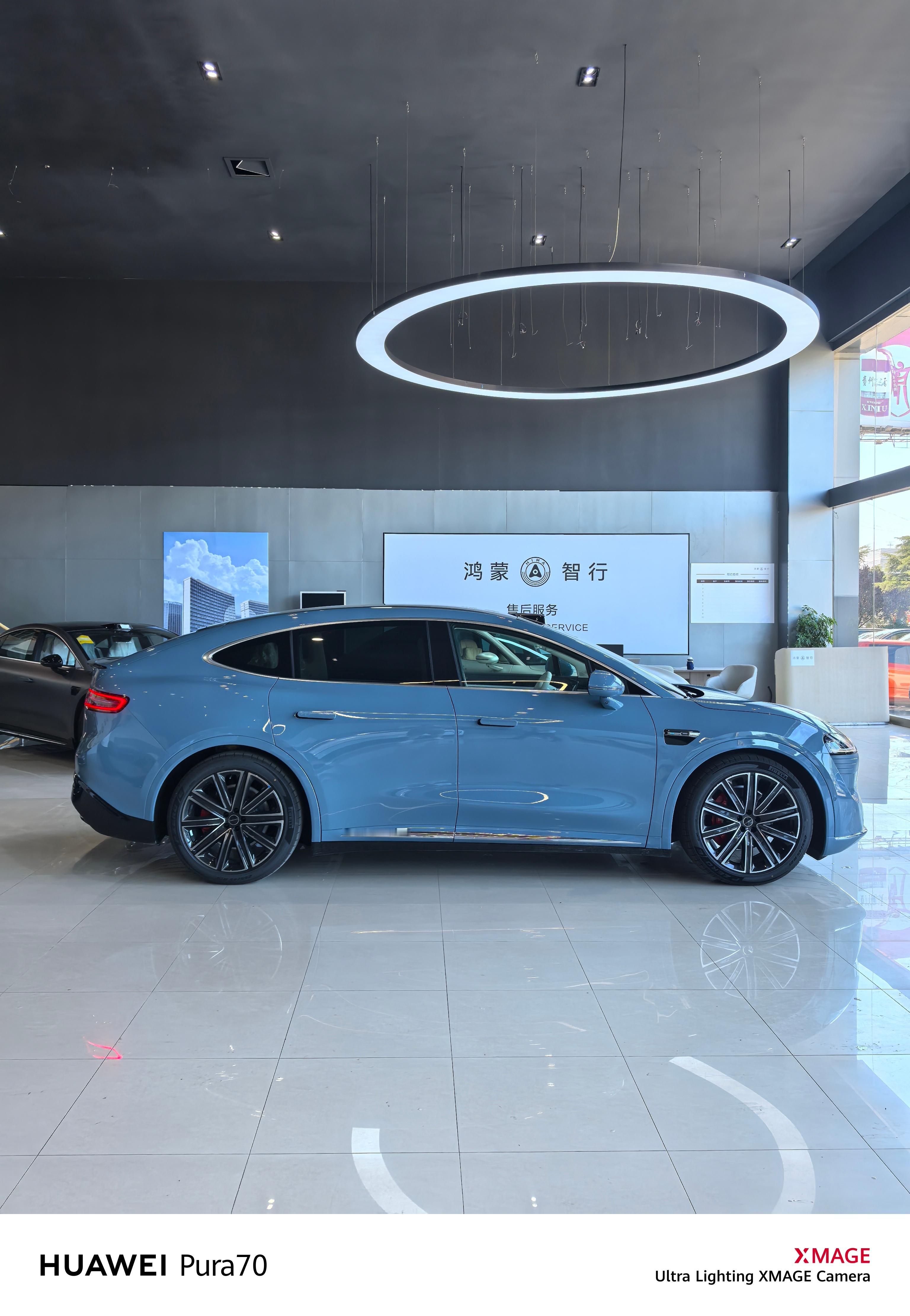 智界R7  看车碎碎念定了Max 灰色白内，店里今天刚到车1、白沙杏 实车颜色有
