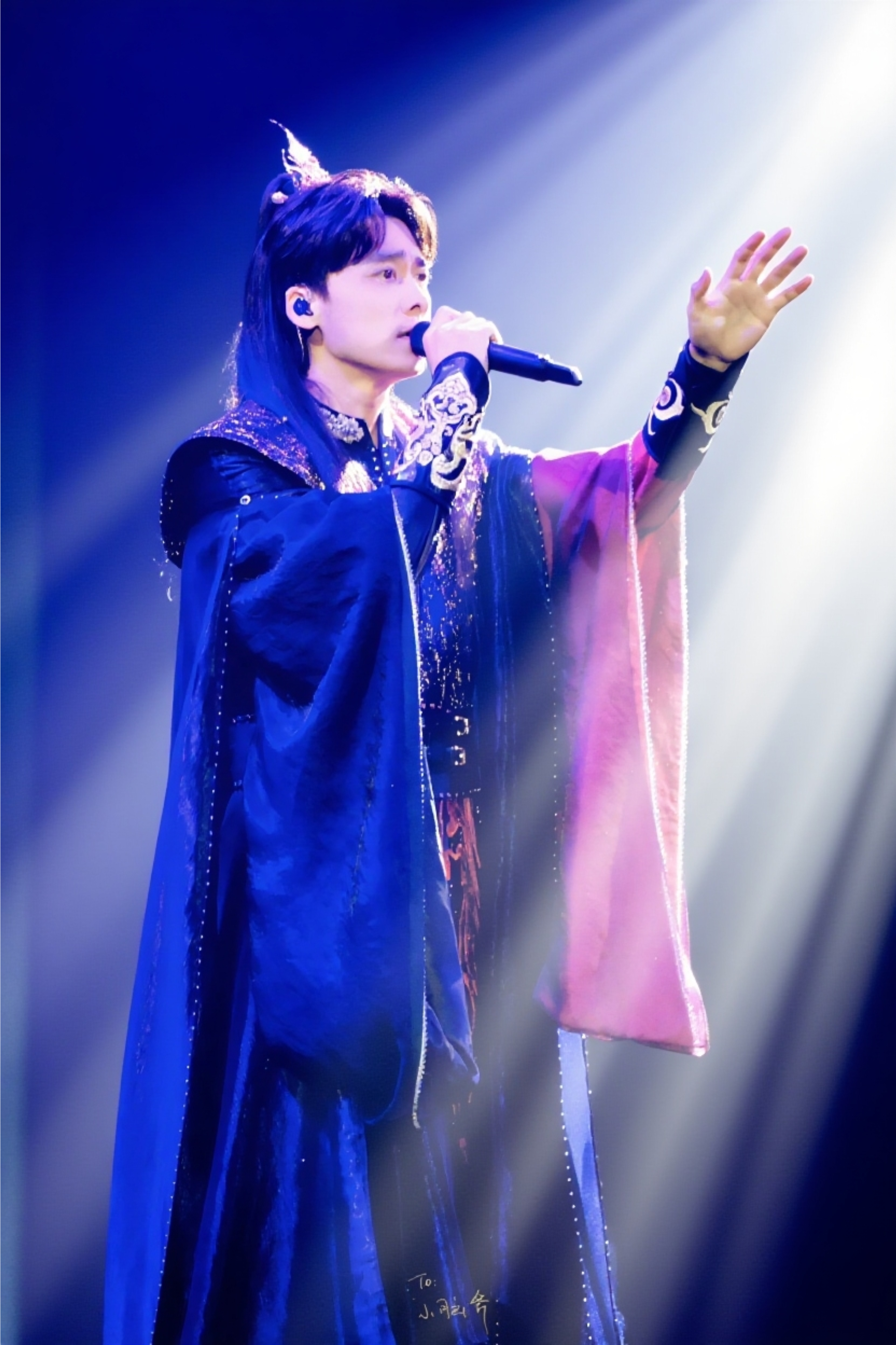 挑战每天按相册顺序发一张李易峰的照片💛ིྀ💙ིྀ💜ིྀ💚ིྀ🧡ིྀ ?