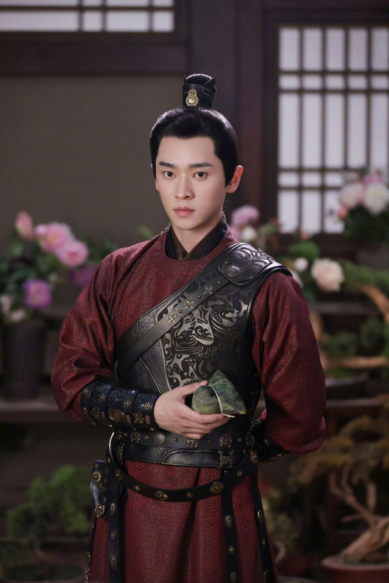 丞磊一步一步到一部一部 从默默无闻到被越来越多人看见，丞磊真的用作品一步步走到今