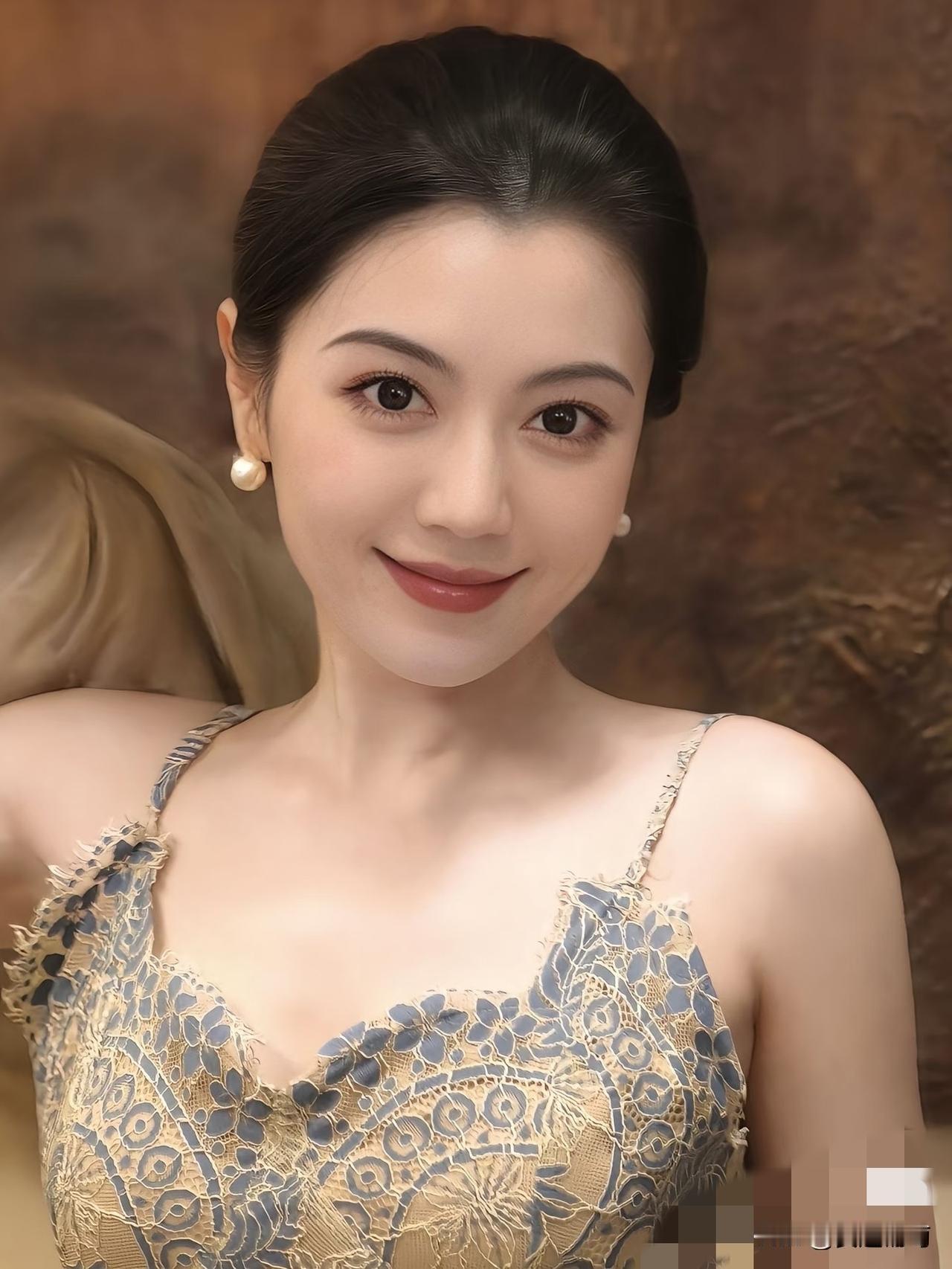 是不是每个女人心里，都藏着一个“特别的人”？我猜，这个“情人”不一定是真有其人，