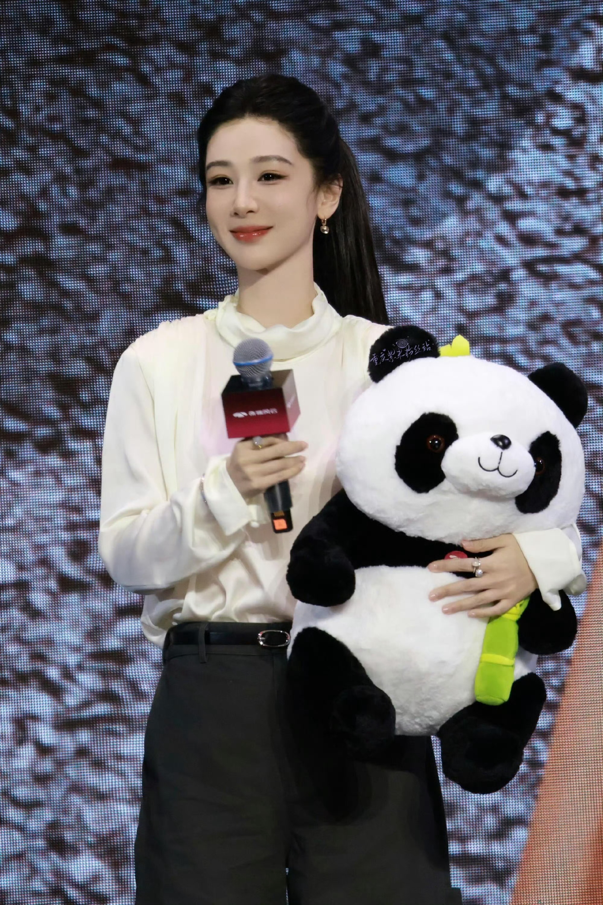 求备之心，可用之以修身，不可用之以接物；知足之心，可用之以处境，不可用之以读书 
