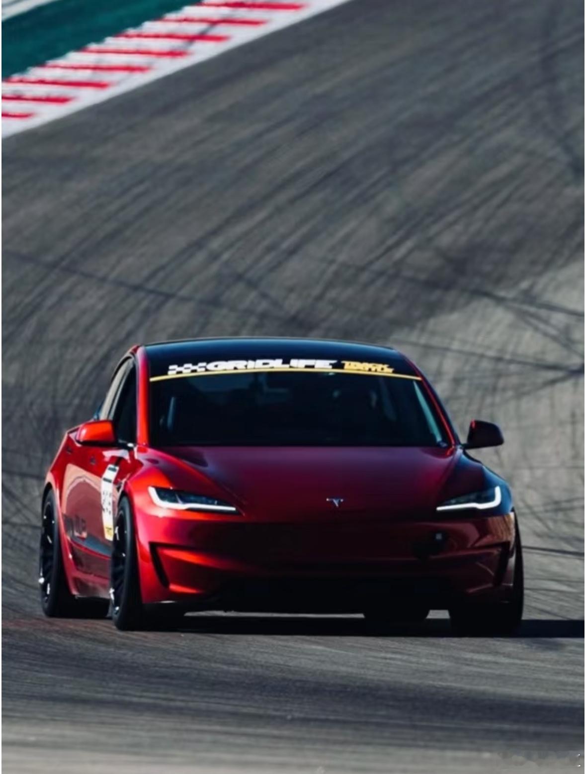 帅气啊特斯拉焕新Model 3 Performance 