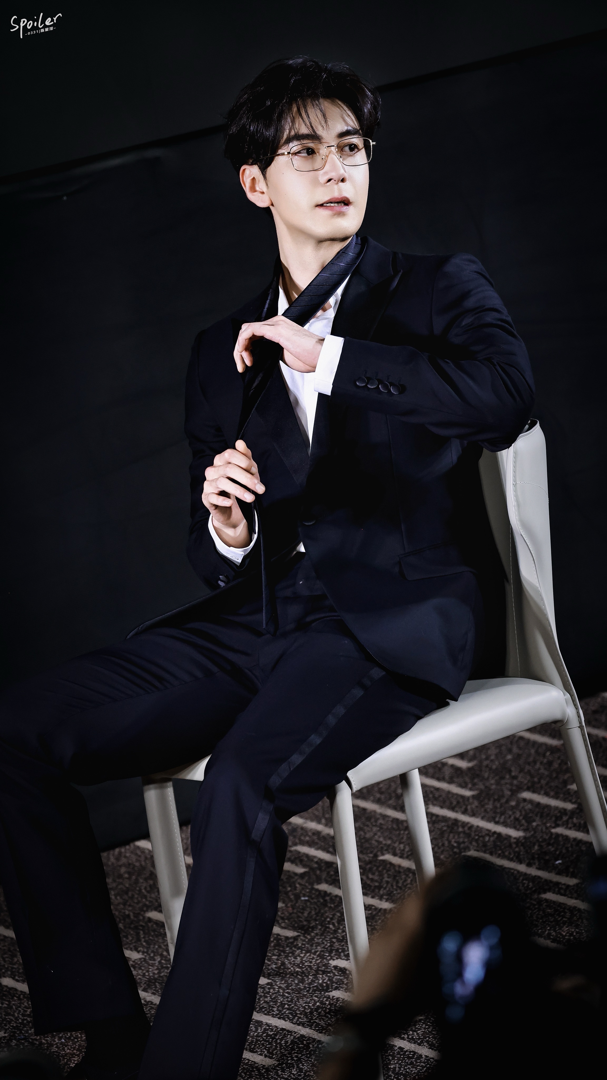 炎拓，西装暴徒，实乃男性公敌。 陈星旭炎拓📚陈星旭枭起青壤