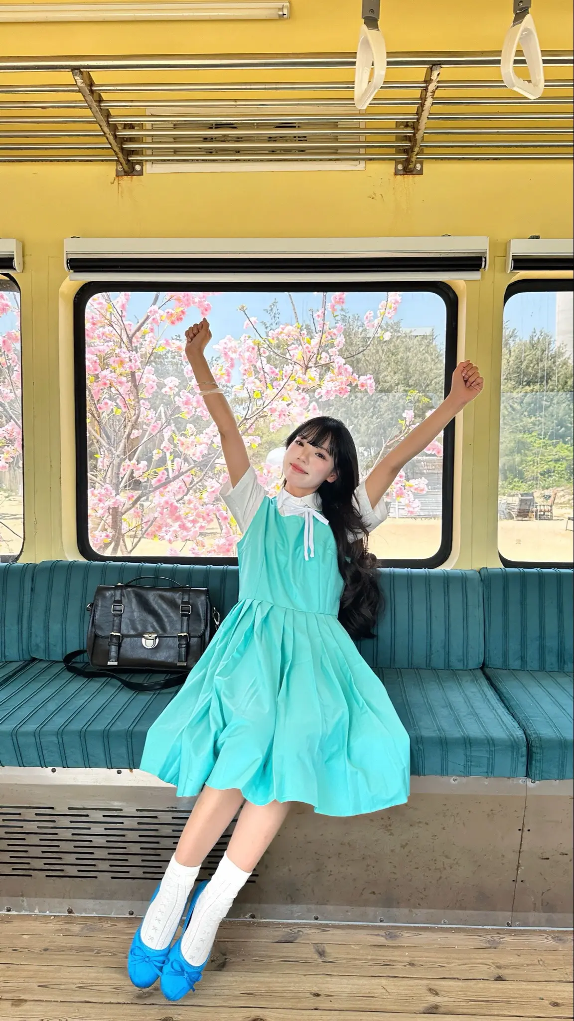 🚃世界が終わるまでは。🌊是湘南海岸的风  是江之垫的列车 🏀是流...