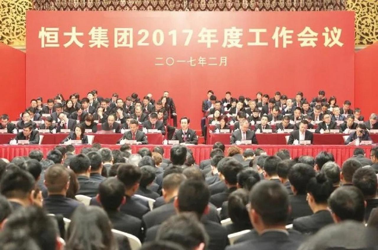 膨胀，许家印的祸源

近期的庭审，将许家印推上了热点话题。当年地产界叱咤风云的人