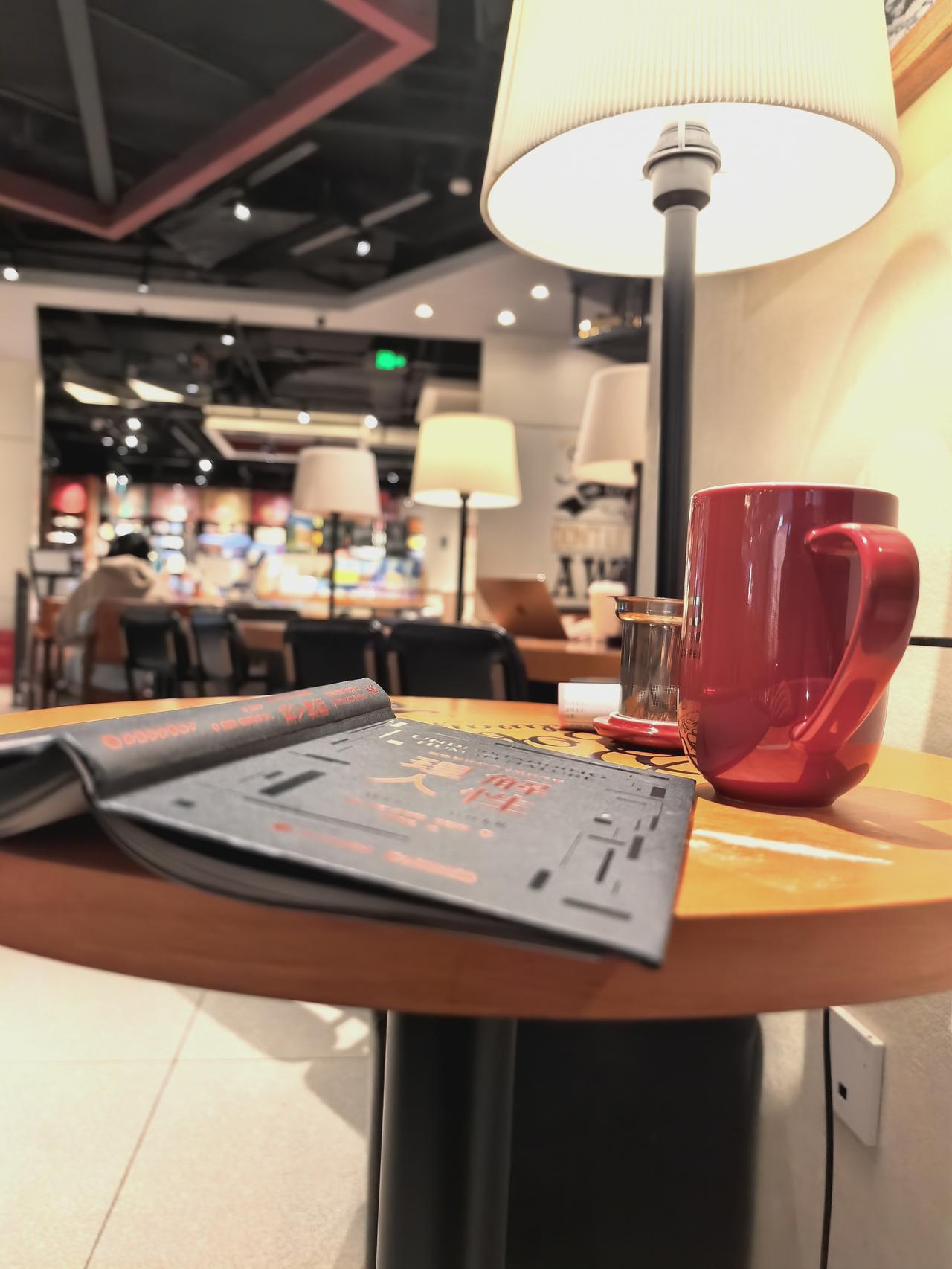 ，但“不同城市消费差异大，需结合房租、通勤等支出来评估”  。
​其次：“收入能