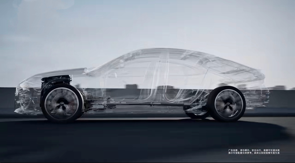 现在燃油车越来越智能了。张踩铃“车轱辘话”小剧场中，我看到了智能驾驶系统的很多突