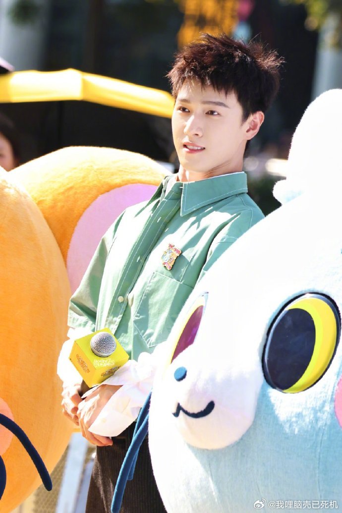 站姐团建发李昀锐百家站姐愚人节发李昀锐 站姐团建发李昀锐，百家站姐愚人节发李昀锐