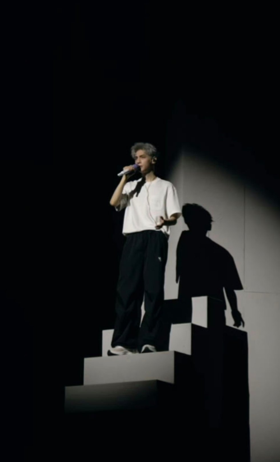 罗云熙熙界无限剧场巡回演唱会好期待啊！倒数三小时罗云熙