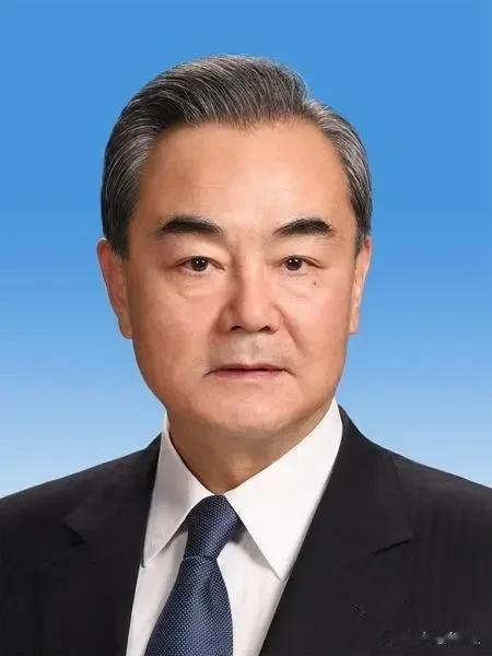 王毅为什么又重返外交部？

自从秦刚被免，年近古稀的王毅来了，重新执掌外交部，这