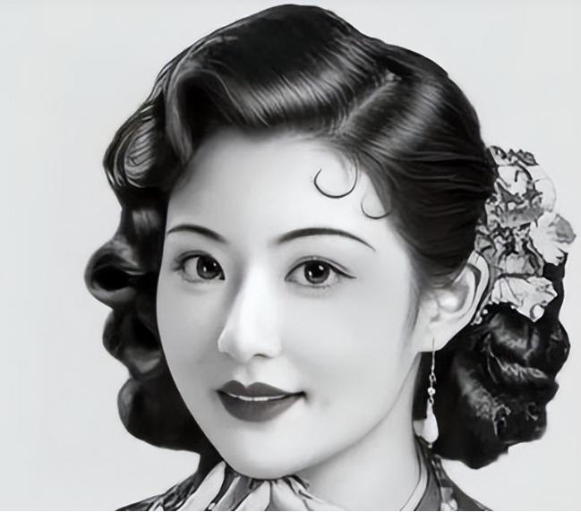 1939年，孔祥熙23岁长子，偷偷迎娶了妈妈宋霭龄40岁的牌友。得知消息，老两口