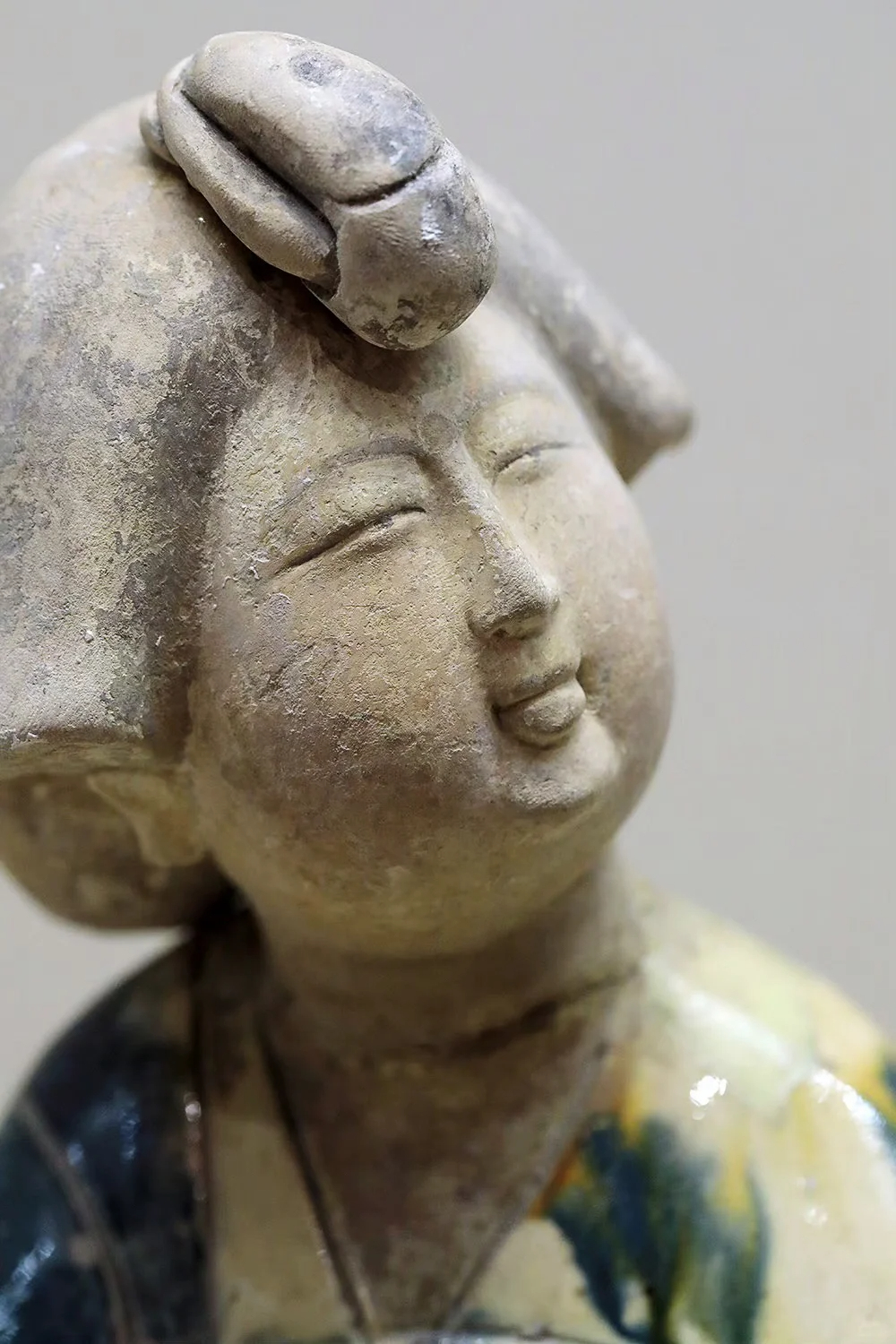 袒胸、高髻、长裙曳地，不是丰腴的标本，是“想胖就胖”的底气。盛唐的美，从不迎合，