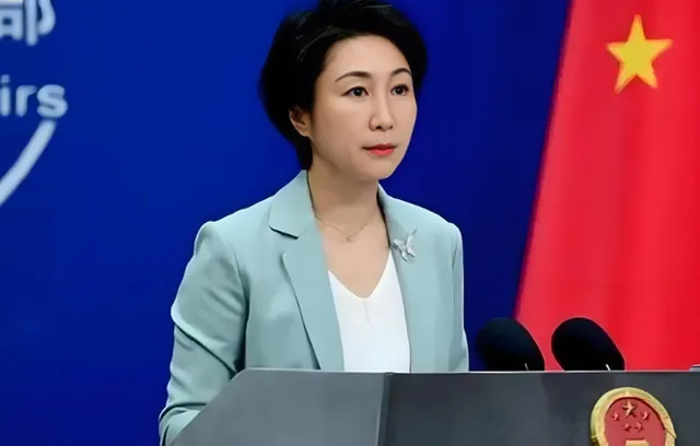 【倒计时一天，高市强行贴上来，再探中方口风，外交部这2字相当妙】最近，由于高市早