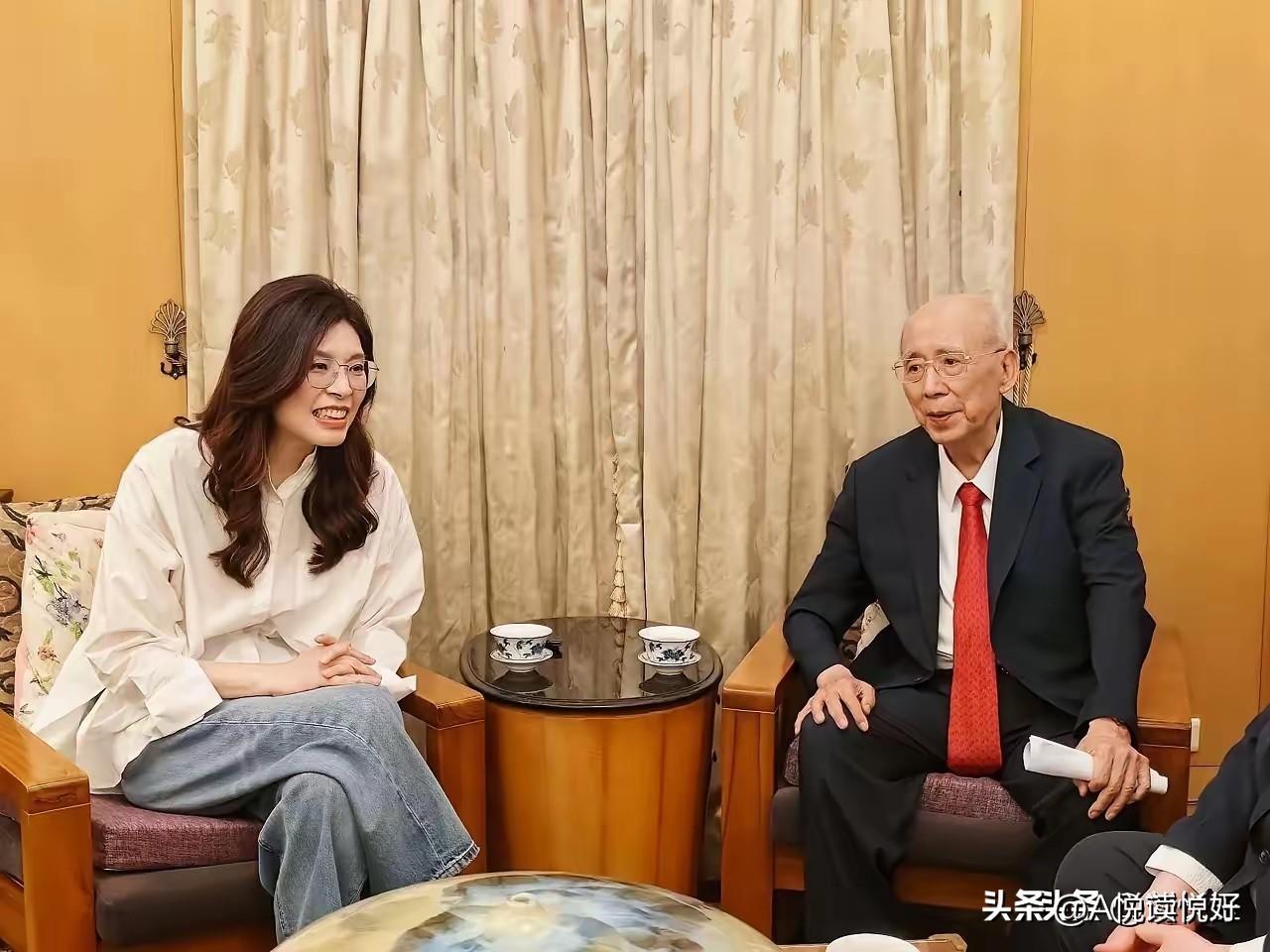 郑丽文出访前请益国民党内的大佬，无疑是非常正确的，大佬的话即是嘱托，也是回击国民