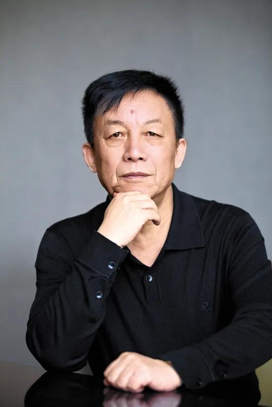 易中天教授曾经妄言说：“中华文明只有三千七百年”，这样的表态是直接否定了我们有五