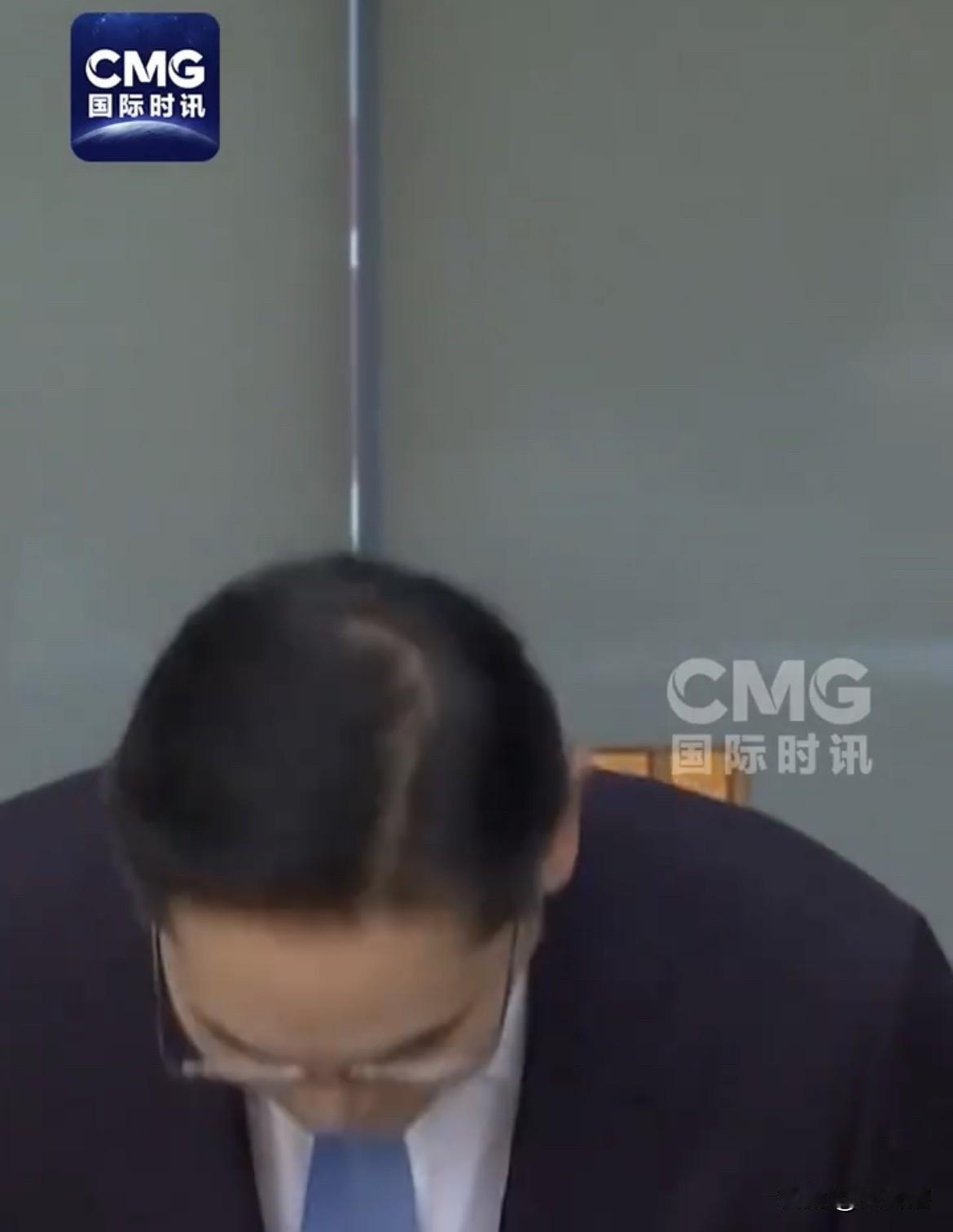 【三星工会太刚了，李在镕道歉后工会仍坚持罢工后再谈】
据《国际时讯》消息，三星电