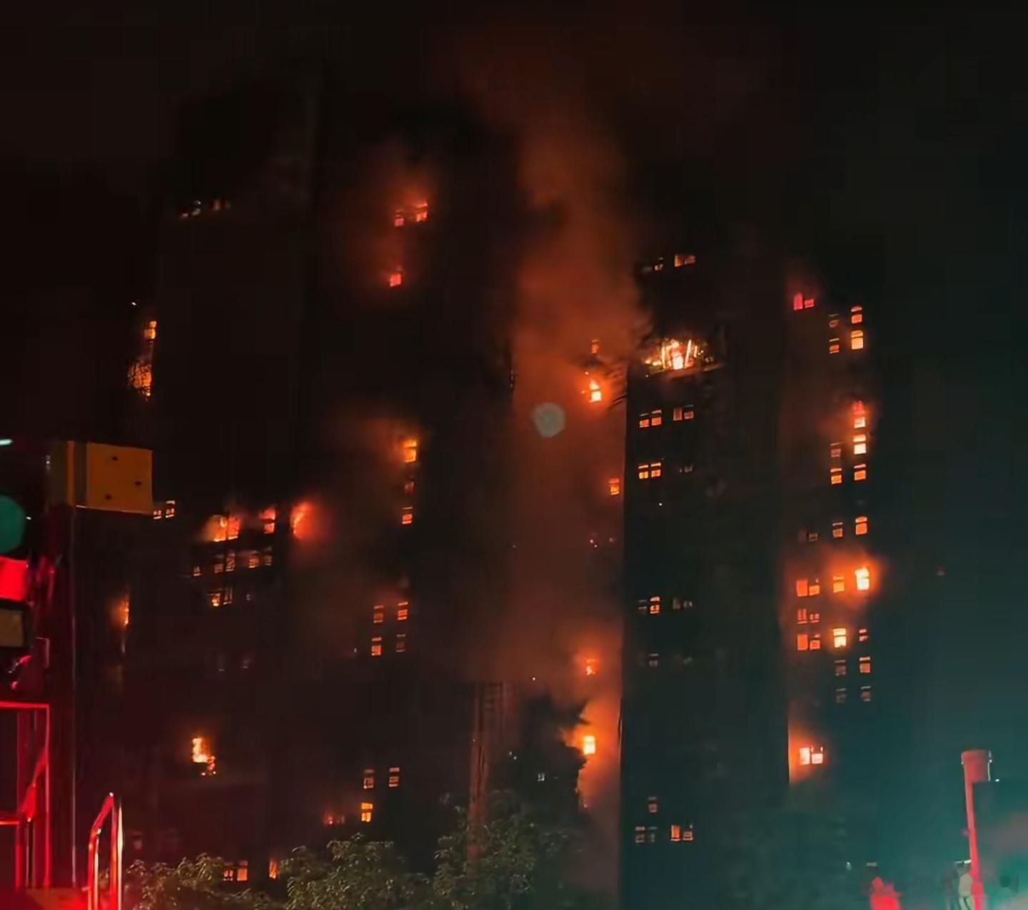 李家超:  大火已导致36人死亡，279人失联。 