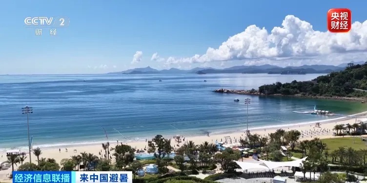 【#赴华机票销量暴涨1240%# ！来中国避暑，火了！】眼下国内已正式“入伏”，