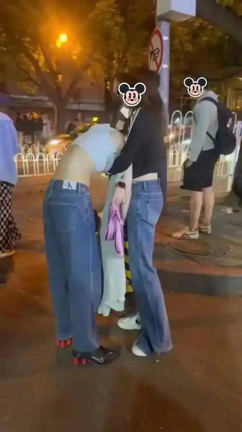"你刚刚是不是骂我了？""没有，我说的是菜。""你就是骂我了。"——湖北襄阳一家