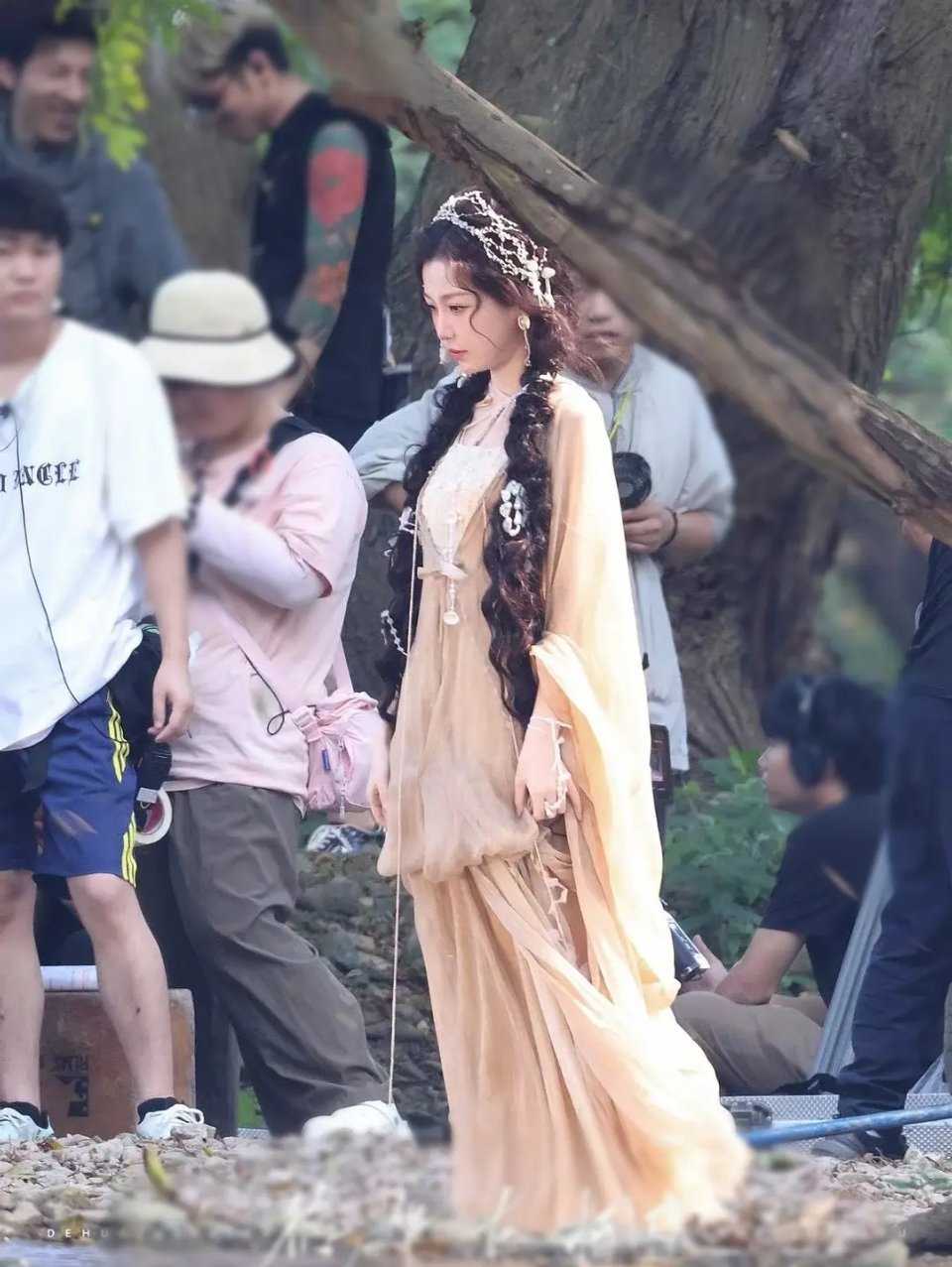 比景区写真妆造还廉价 