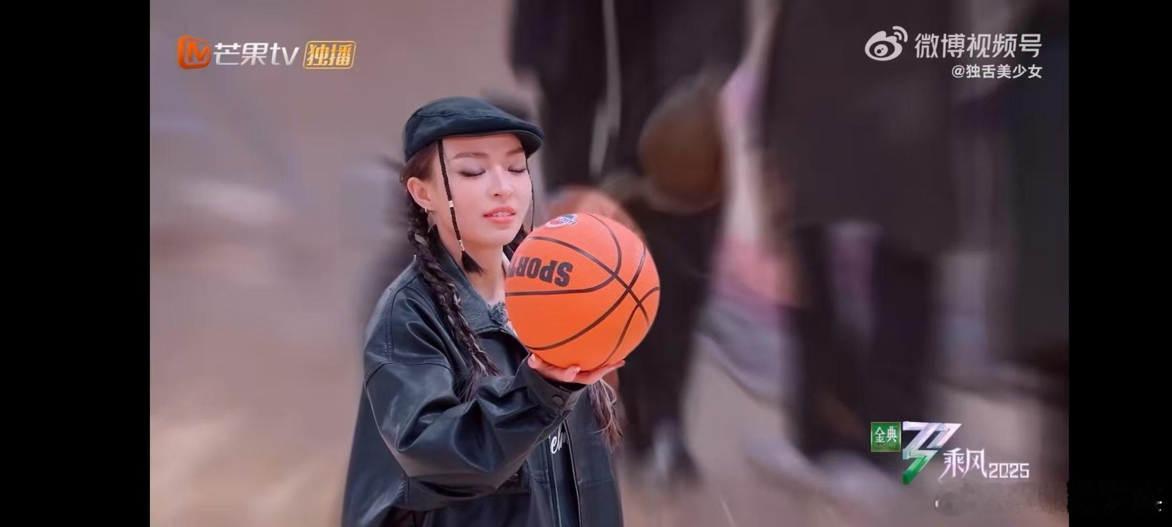 vava[超话]VaVa求库里上身乘风2025气氛紧张到极点，VaVa投篮定歌曲
