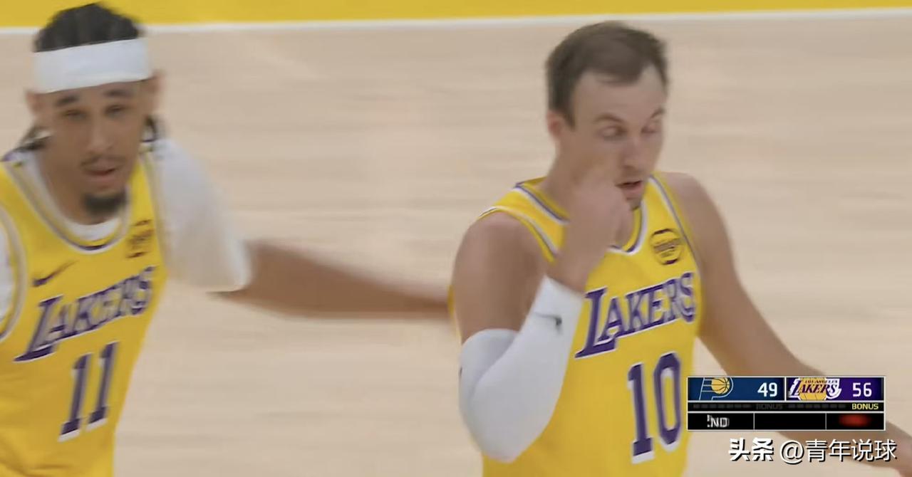 肯纳德打球真理智啊！

第二节3分25秒，肯纳德成功抢断对手发动快攻，他持球进入