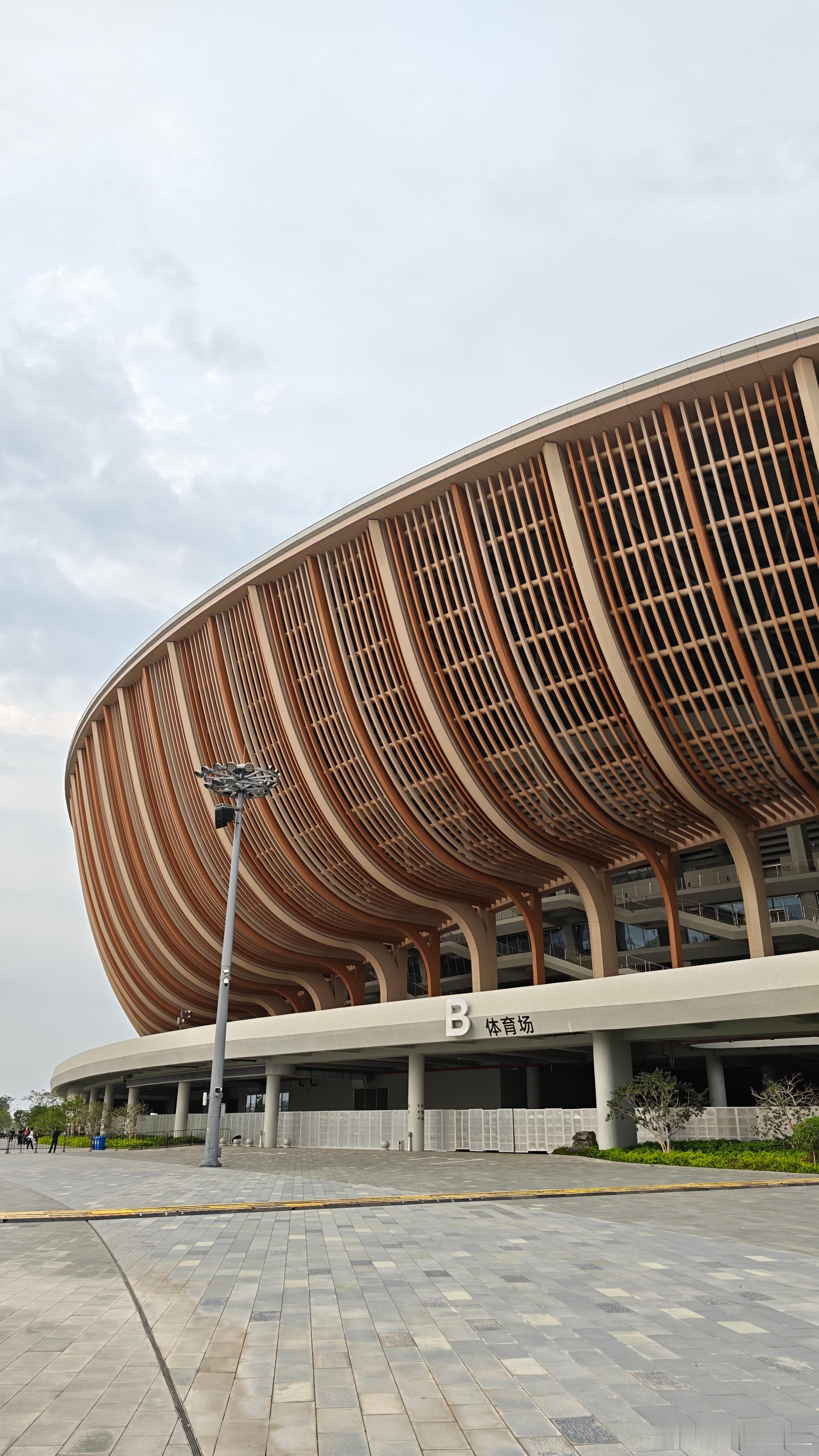 鸿蒙智行春季新品发布会 我来了鸿蒙智行春季新品发布会鸿蒙智行