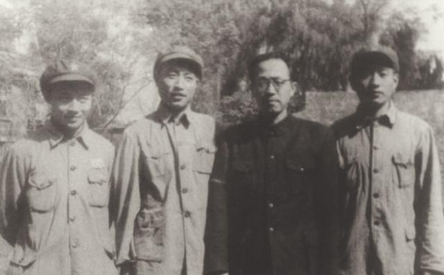 1952年，衡阳的1位老教师陈墨西无米下炊，生活陷入困苦。无奈之下，他想到了湖南