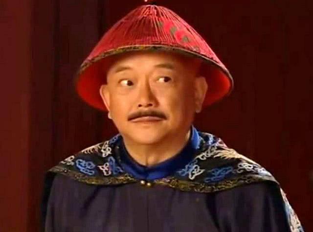 乾隆和嘉庆对和珅态度有啥不同？
 
乾隆对和珅的态度是信任和纵容。乾隆晚期财政紧