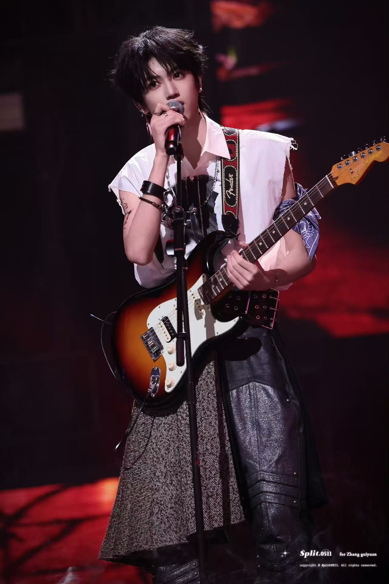 张桂源 让你秀腿没让你勾引这绝美的身材比例 真的要被张桂源迷晕了 张桂源轻点撩吧