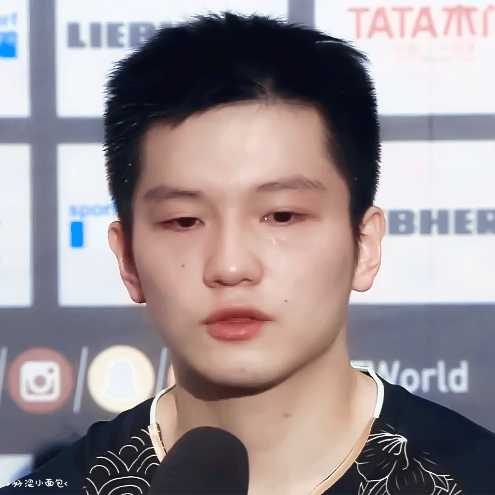 我要跪舔我哥哥的脸！！！受不了了！！ ​ ​​​