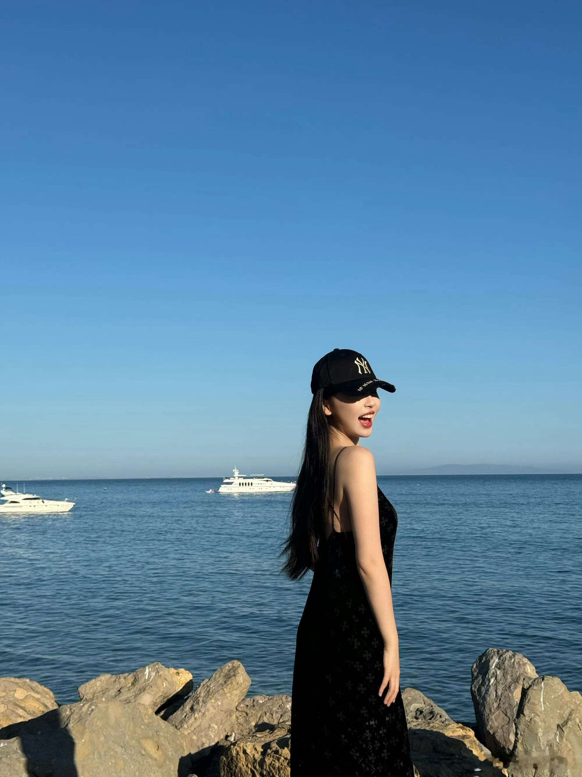 虞书欣，好会搞穿搭一女的，每次看她的私服都觉得赏心悦目 ​​​