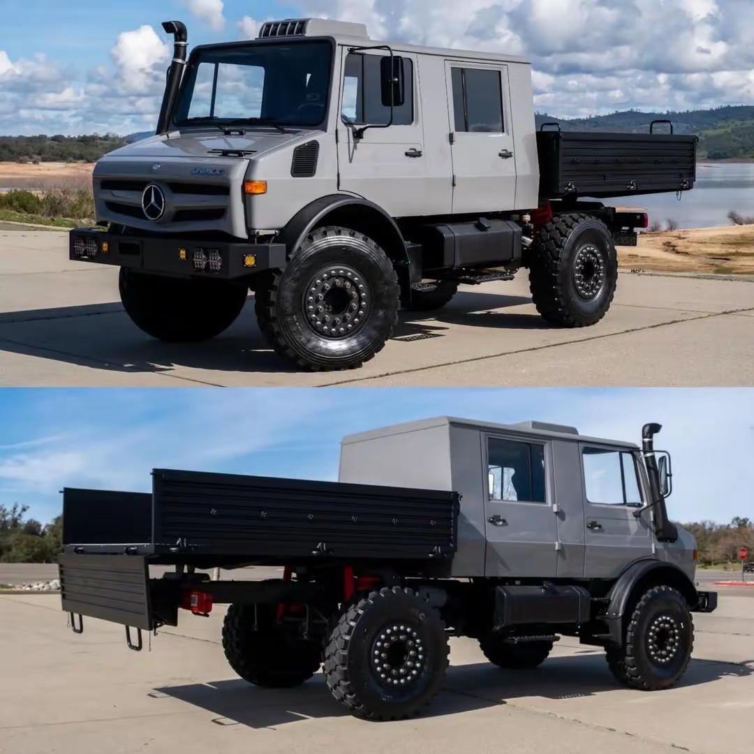 梅赛德斯‑奔驰 1980 年 Unimog 1300L 四门乘员舱版，原为 瑞士