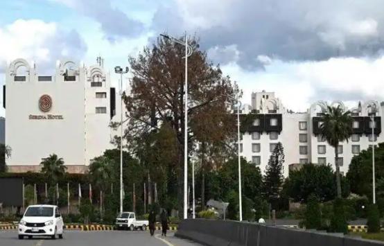 到现在为止，伊朗压根就没派任何一个代表团，去巴基斯坦的首都伊斯兰堡，美国这下可急