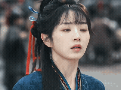 《逐玉》谢征招来隼子给长玉报平安，长玉看到盘旋在空中的隼子，一声召唤就飞到了长玉