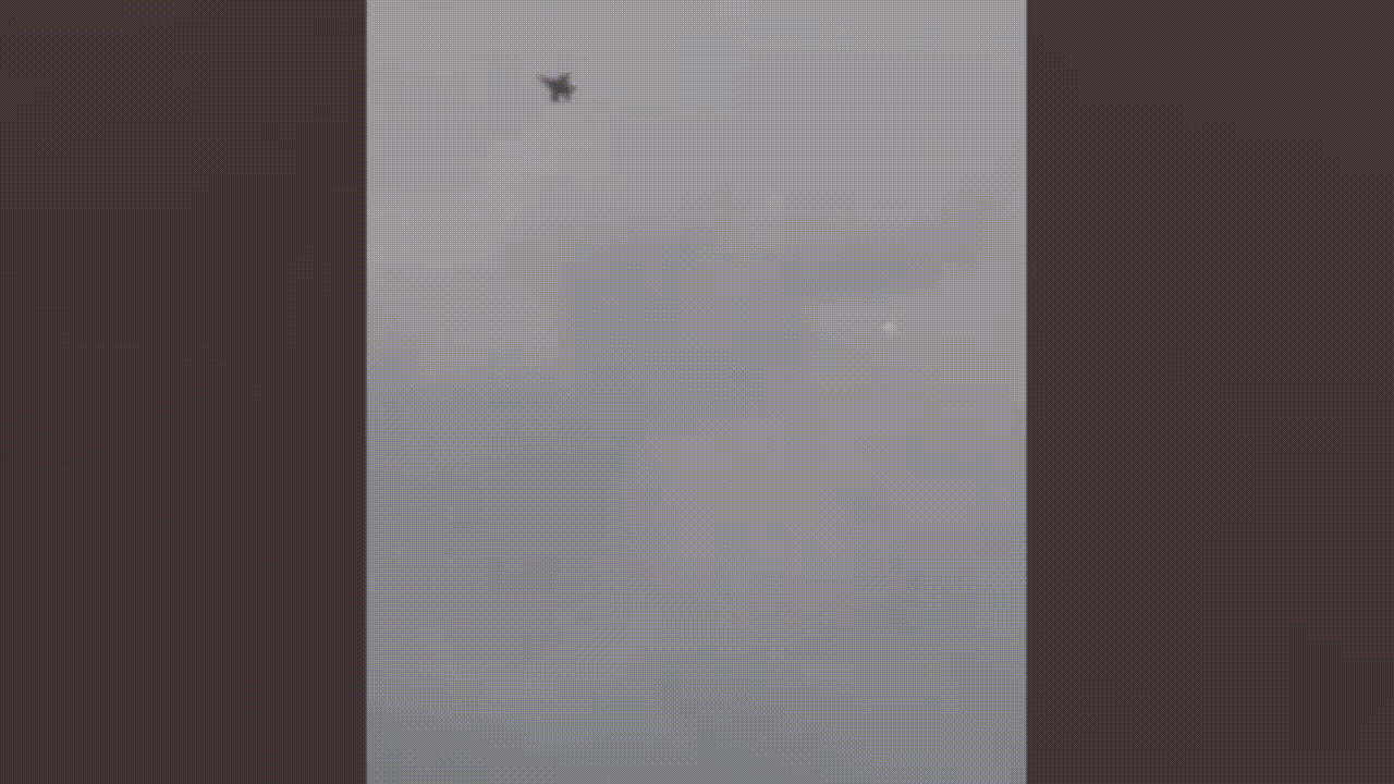 美军一架F-18被伊朗巴斯基民兵击落，有视频为证。

伊朗法尔斯通讯社和RT报道