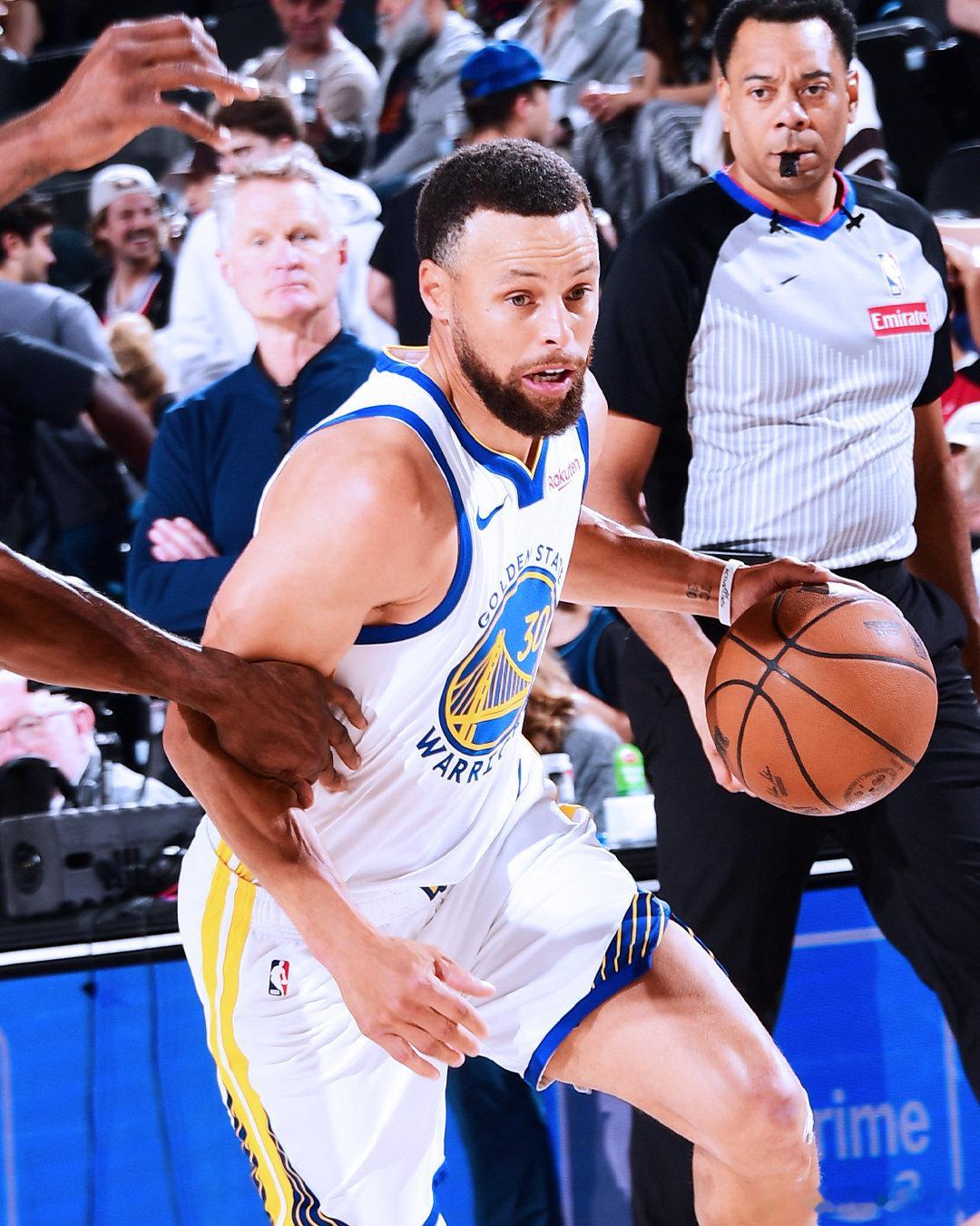 库里Carry全场💥，霍福德末节4记三分，格林把莱昂纳多抢断到怀疑人生，季后赛