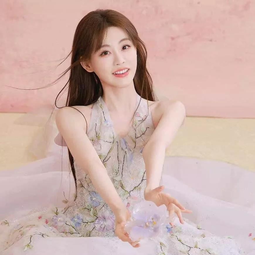 温柔花仙子，梦幻仙女裙，唯美写真梦幻粉裙写真 温柔纱裙写真 粉色公主裙写真 粉纱