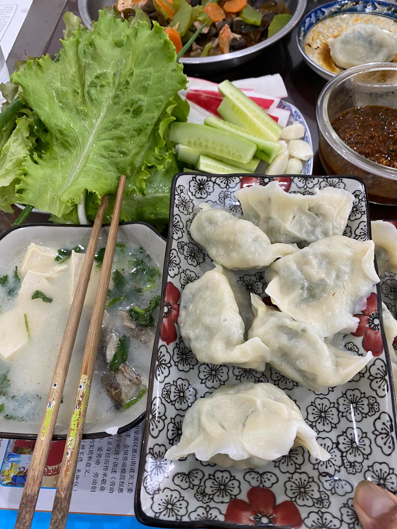 南、北方在饮食习俗上有差异，这是很正常的事，但有些人天天拿北方饺子来说事儿，那就