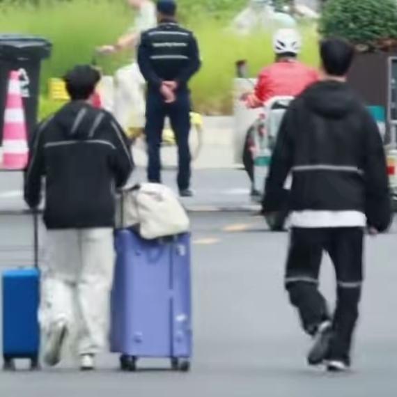 看到林高远离开的背影，真的让人揪心。
 
他从首钢园离开，徐海东专程来接他回宿舍