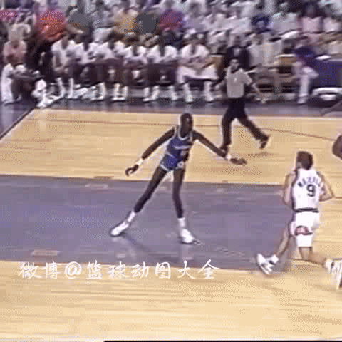 容易被大家遗忘的一个NBA历史最佳扣篮之一！面对面波尔，直接要隔扣也是需要勇气的
