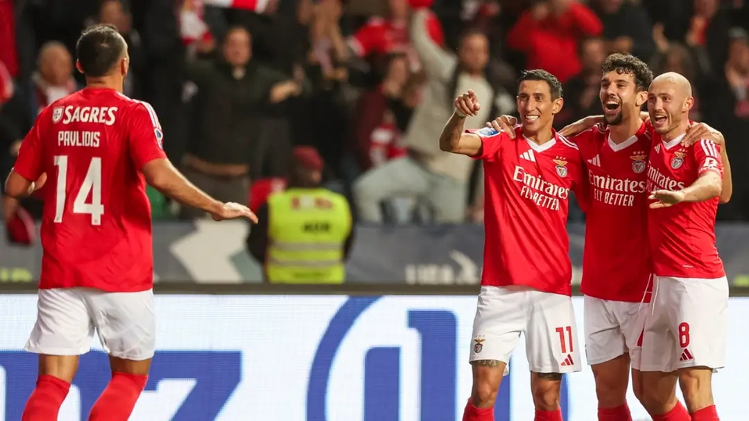 葡萄牙联赛杯半决赛在本菲卡和布拉加展开。本菲卡在葡超排名第3，总身价高达3.5亿