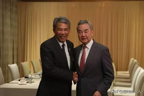 都以为日本这是真想缓和关系，其实看错了。茂木敏充要的从来不是一次会谈，而是一张能