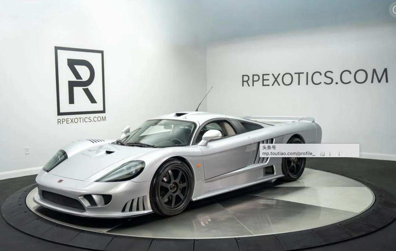 近日，一辆曾属于已故好莱坞影星保罗·沃克的2003款Saleen S7中置引擎超