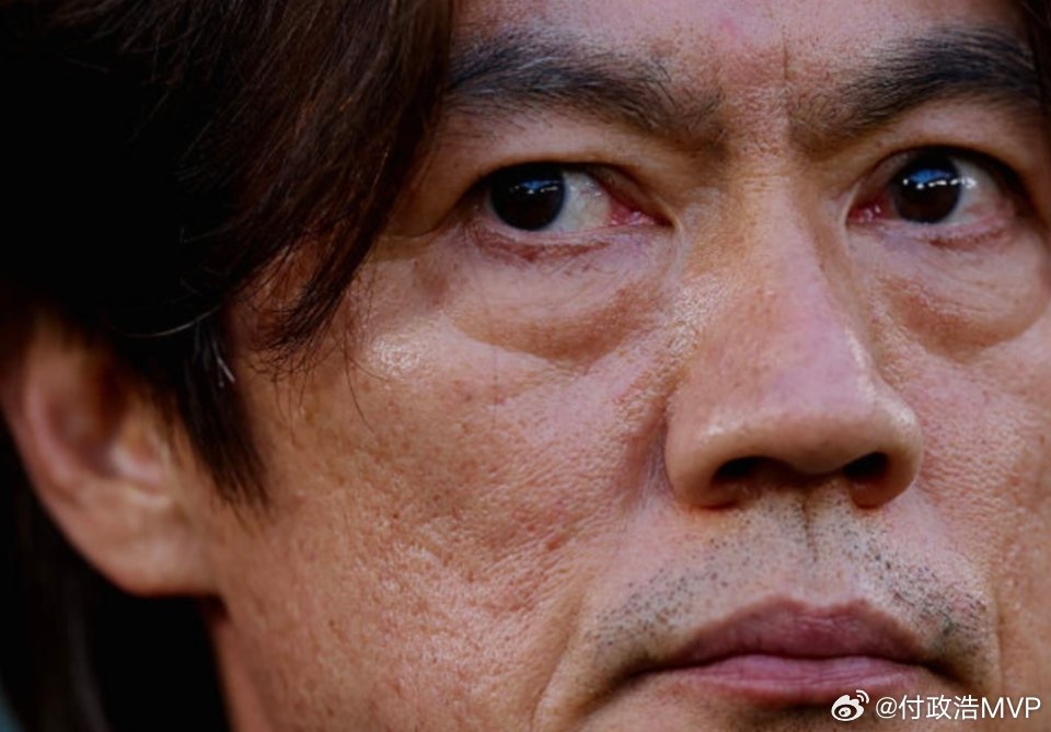 韩国民众的好胜心和荣誉感确实太夸张了，快把韩国男足喷化了，360º无死角痛批，总