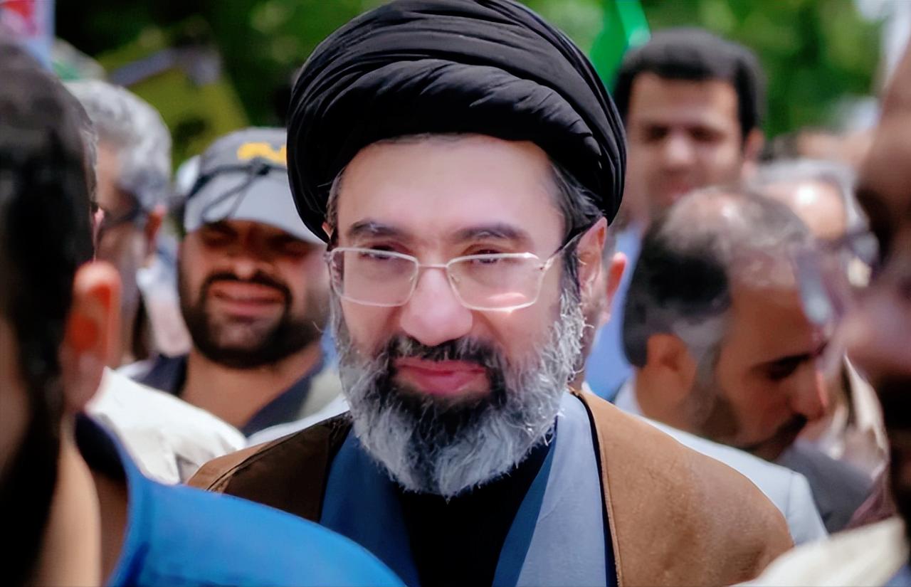 伊朗新最高领袖敲定，竟是前领袖之子，美以彻底坐不住了。
 
这可是在美以天天炸伊