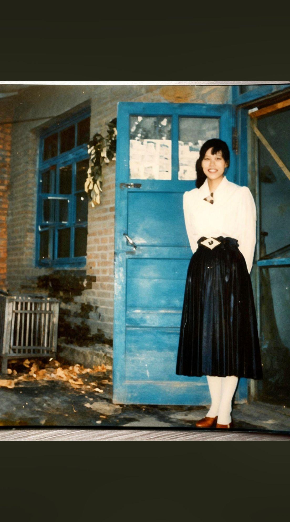 老话别只听一半，人也不只看一面。真实生活分享计划 这张照片拍摄于1990年，年头