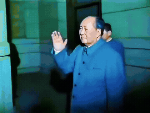 翻看六七十年代的珍贵影像，中朝老一辈领导人相聚的画面，总能让人内心倍感温暖。
一